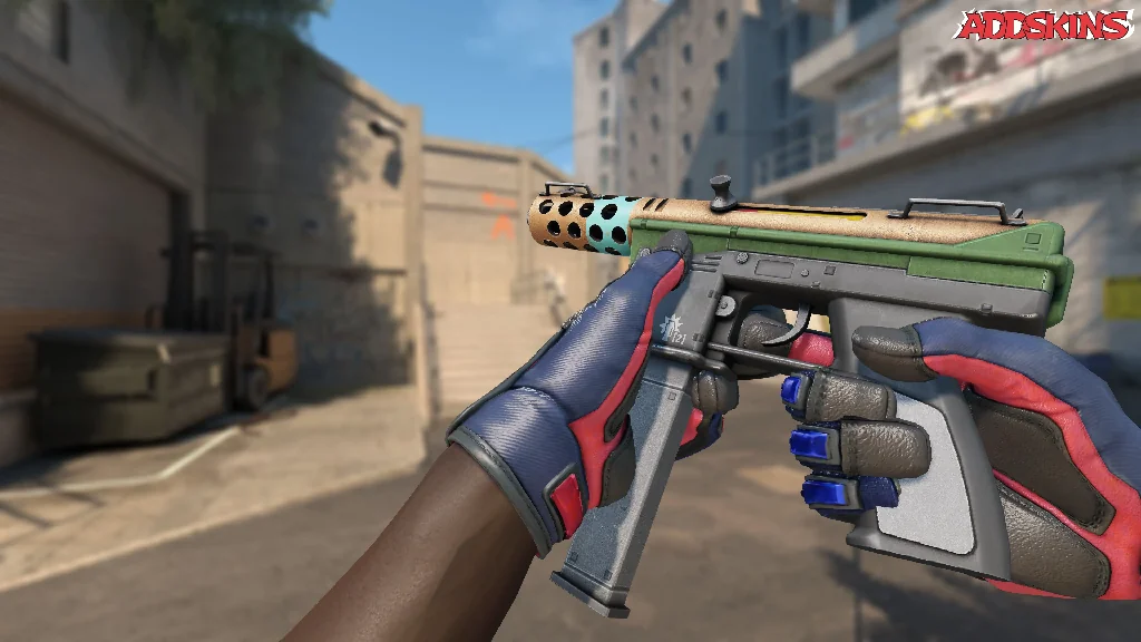 Tec-9 | Flash Out inspecting