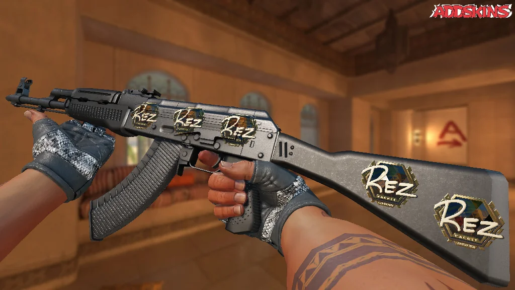 Sticker | REZ (Gold) | London 2018 inspecting