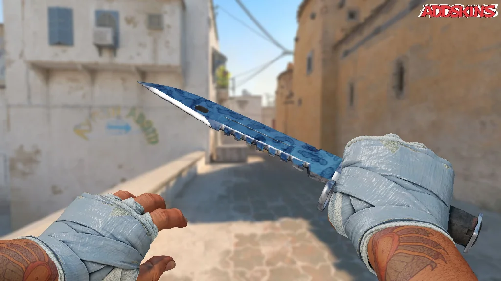 ★ M9 Bayonet | Stained holding