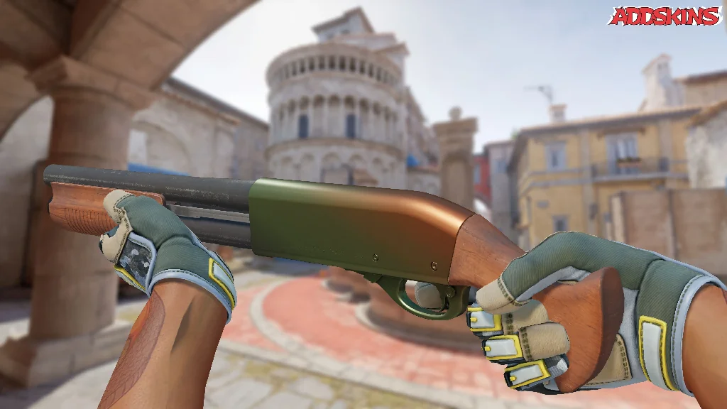 Sawed-Off | Amber Fade inspecting