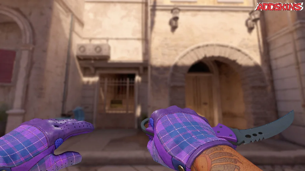 ★ Talon Knife | Ultraviolet holding