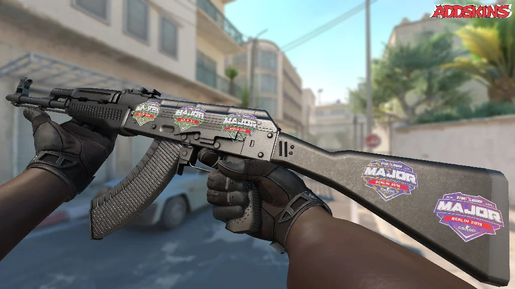 Sticker | StarLadder (Holo) | Berlin 2019 inspecting