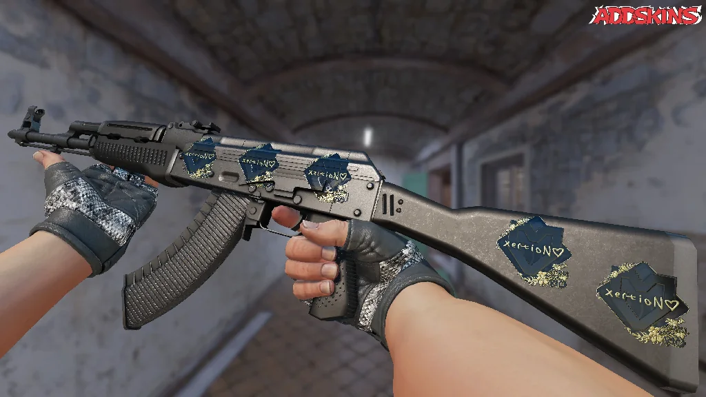 Sticker | xertioN (Gold) | Rio 2022 inspecting