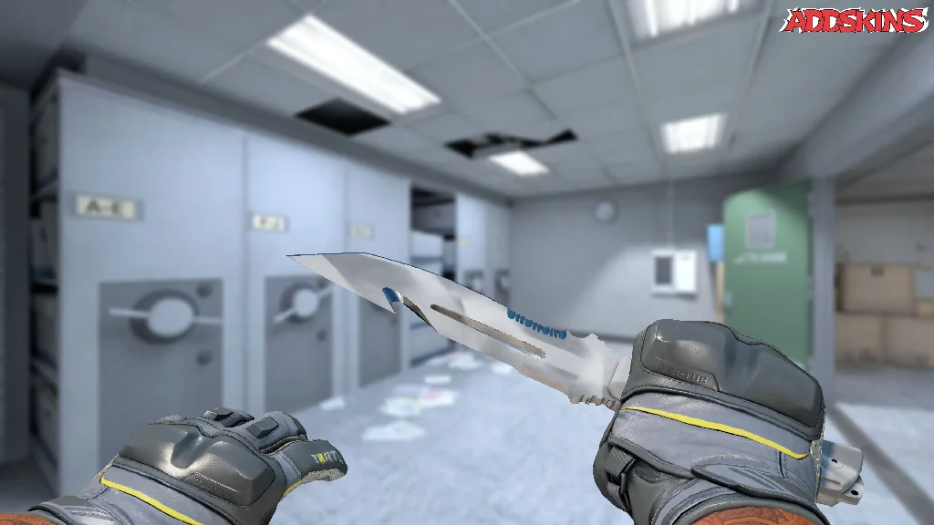 ★ Survival Knife | Urban Masked holding