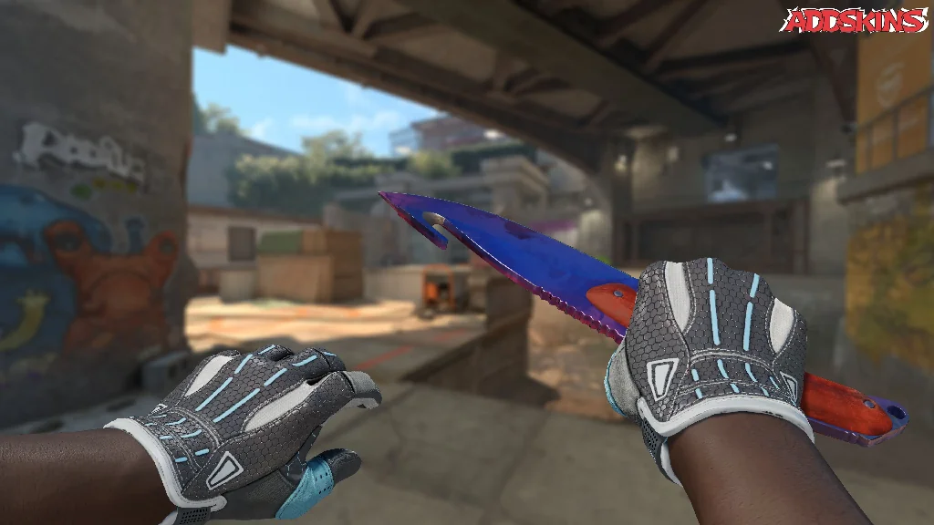 ★ Gut Knife | Doppler Phase 1 holding