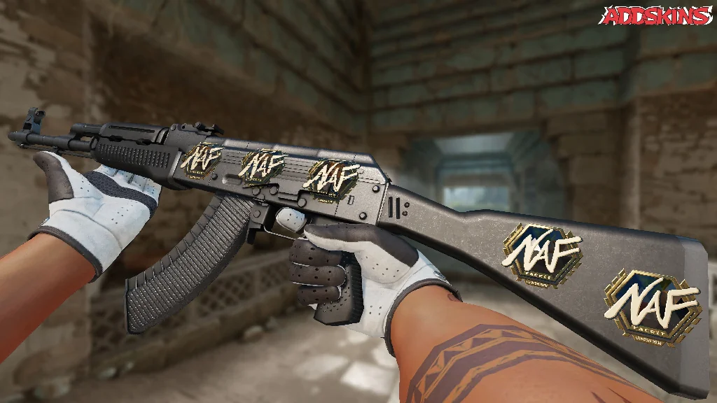 Sticker | NAF (Gold) | London 2018 inspecting