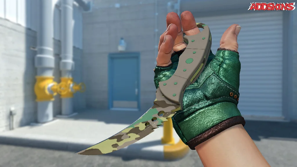 ★ Talon Knife | Boreal Forest inspecting