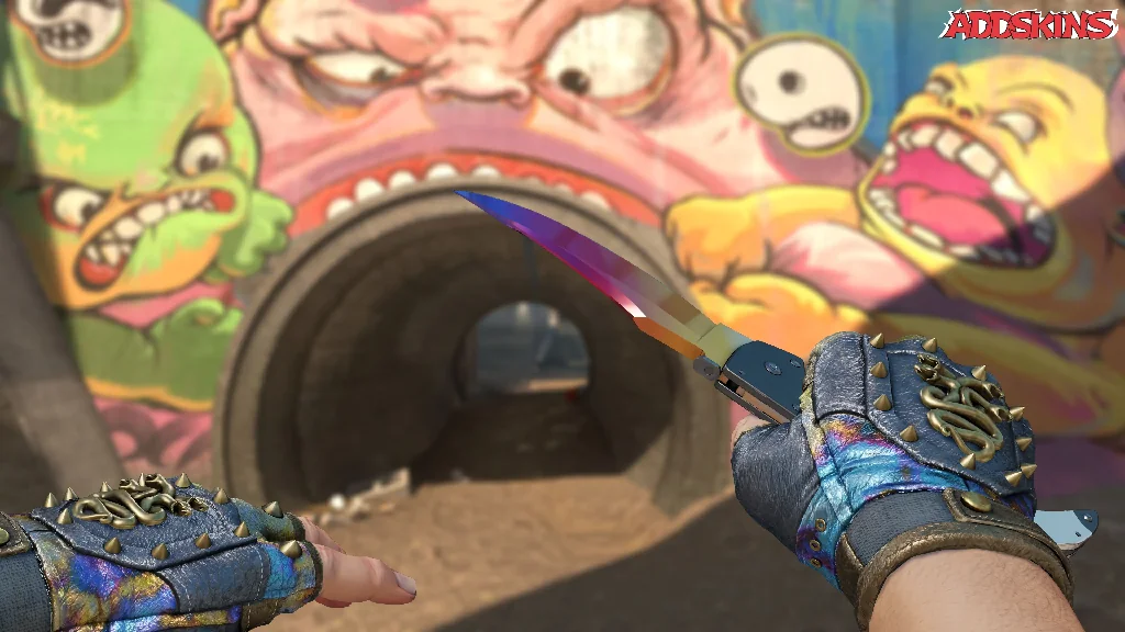 ★ Falchion Knife | Fade holding