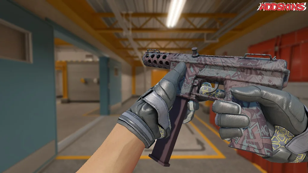 Tec-9 | Phoenix Chalk inspecting