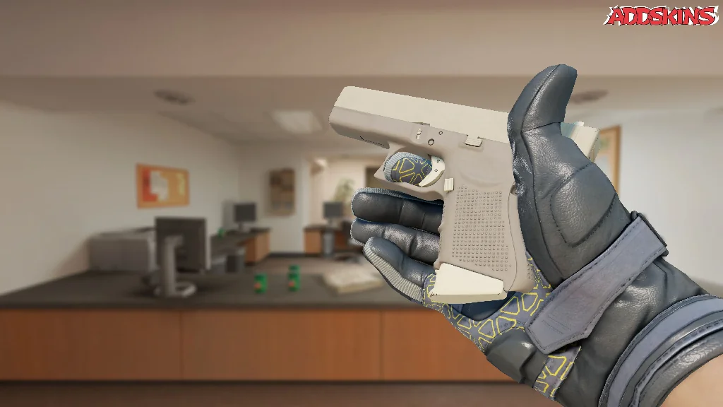 Glock-18 | Sand Dune inspecting