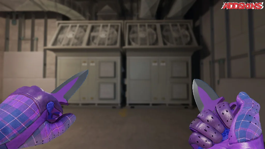 ★ Shadow Daggers | Ultraviolet holding