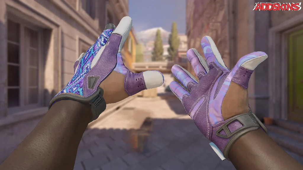★ Sport Gloves | Violet Beadwork inspecting