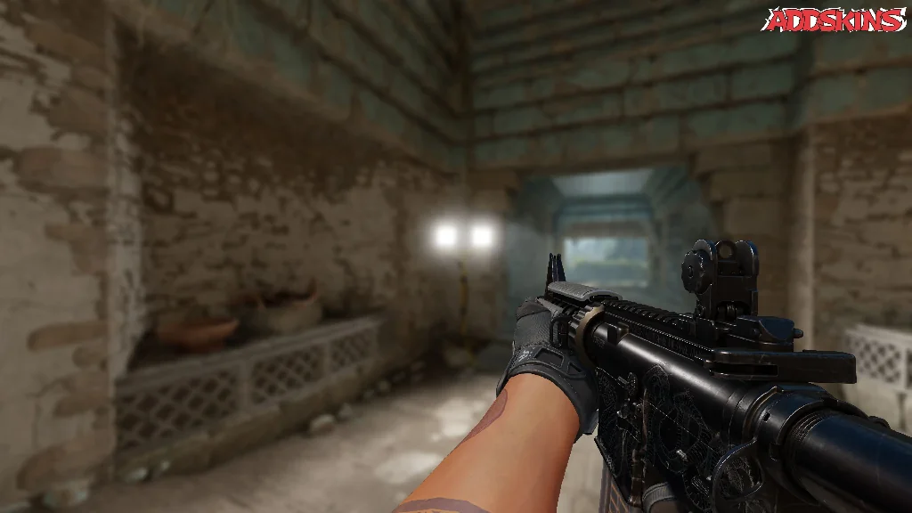 M4A4 | Etch Lord holding