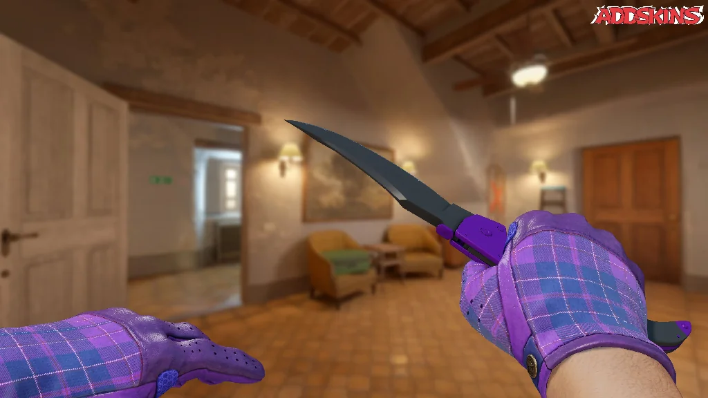 ★ Falchion Knife | Ultraviolet holding