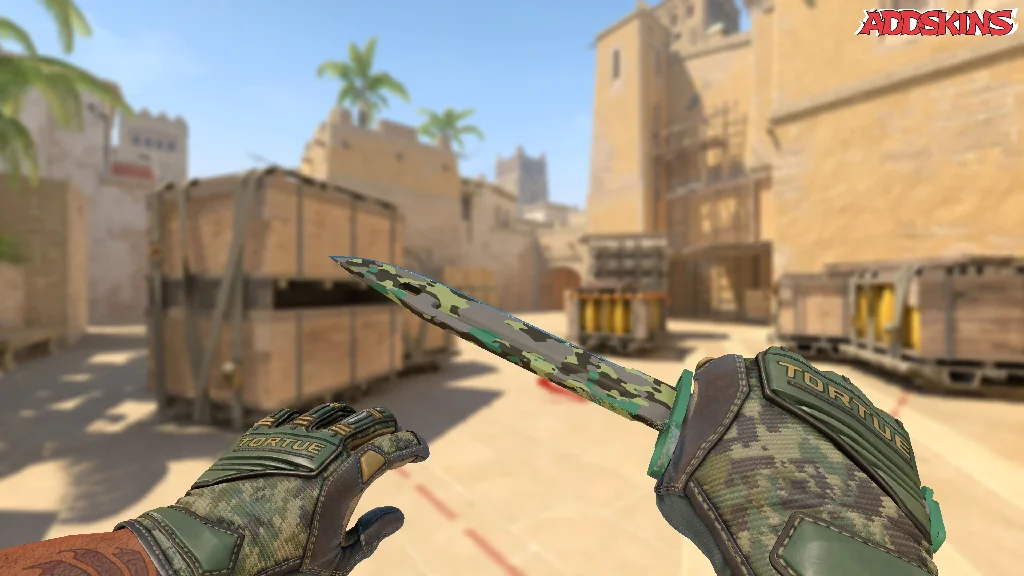 ★ Bayonet | Boreal Forest holding