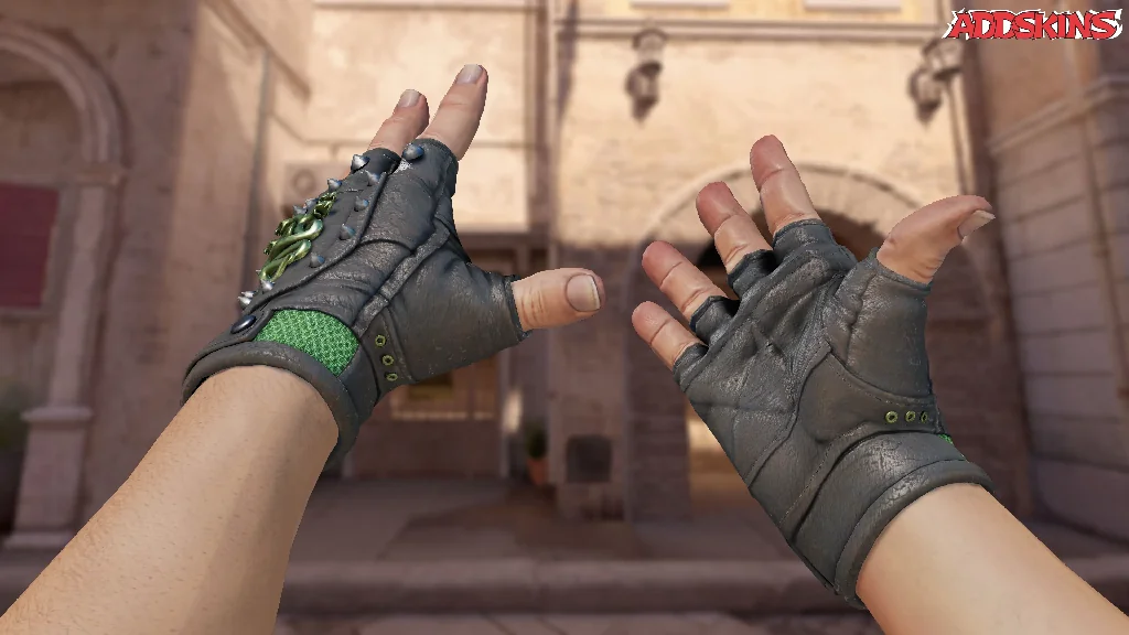 ★ Hydra Gloves | Emerald inspecting