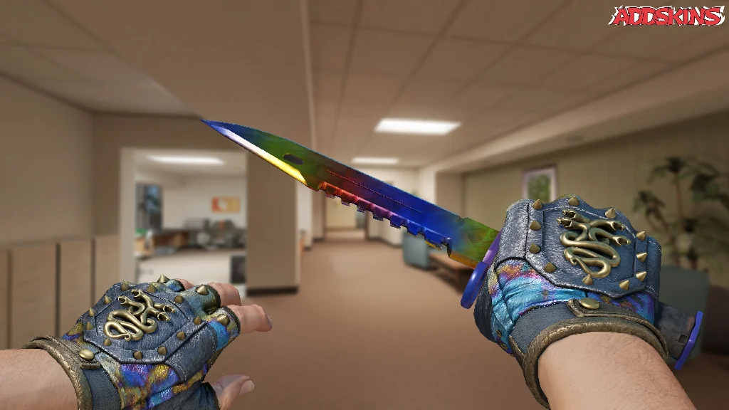 ★ M9 Bayonet | Marble Fade holding