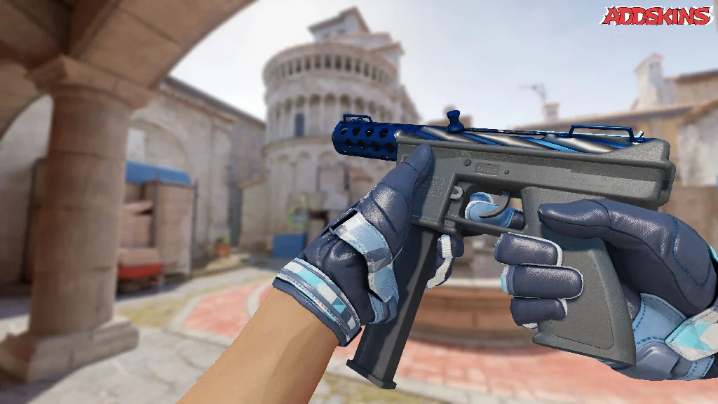 Tec-9 | Titanium Bit inspecting