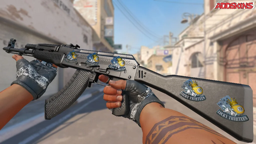 Sticker | Lucky 13 (Foil) inspecting