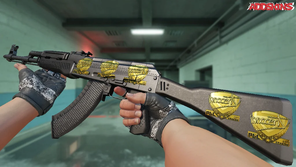Sticker | innocent (Gold) | Krakow 2017 inspecting