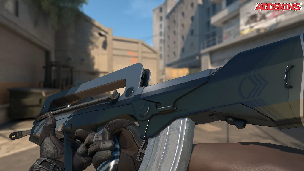 FAMAS | Sergeant inspecting