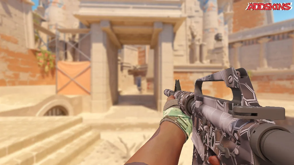 M4A1-S | Rose Hex holding