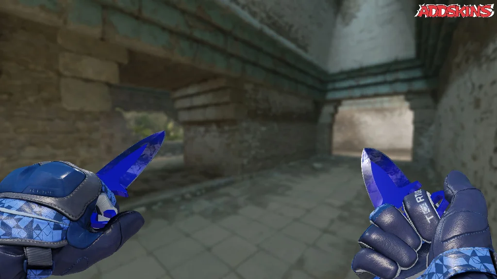 ★ Shadow Daggers | Doppler Phase 4 holding