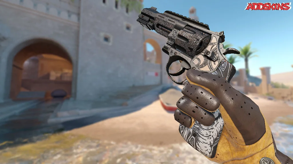 R8 Revolver | Bone Forged inspecting
