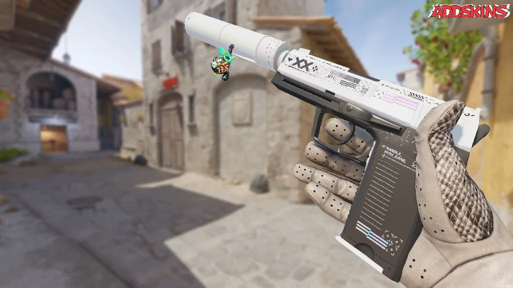Charm | Flash Bomb inspecting