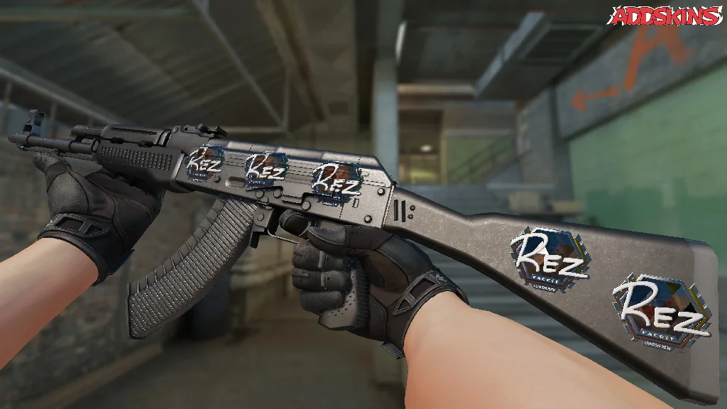 Sticker | REZ (Foil) | London 2018 inspecting