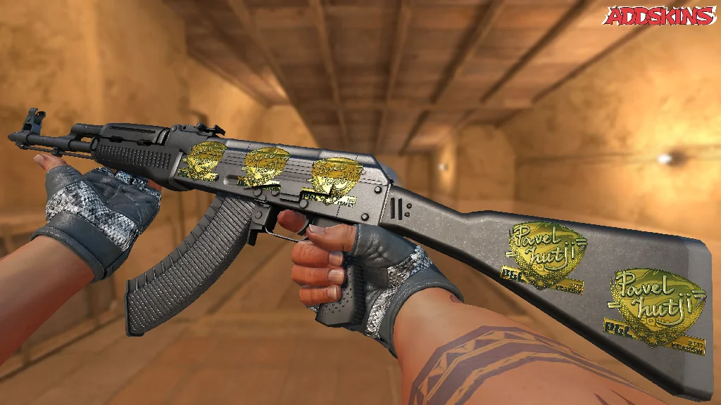 Sticker | hutji (Gold) | Krakow 2017 inspecting