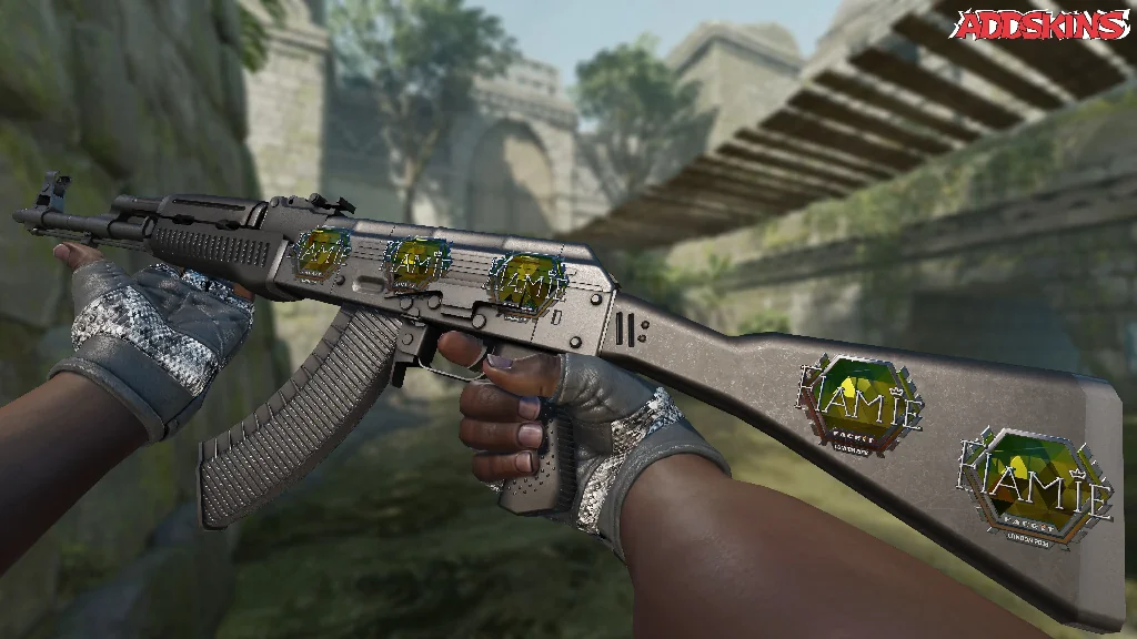 Sticker | flamie (Foil) | London 2018 inspecting