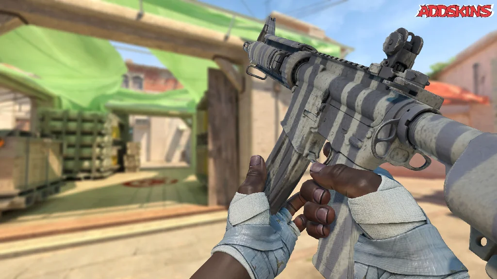 M4A4 | Faded Zebra reloading