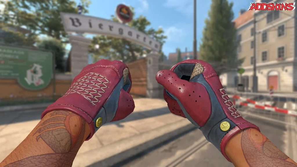 ★ Driver Gloves | Rezan the Red holding