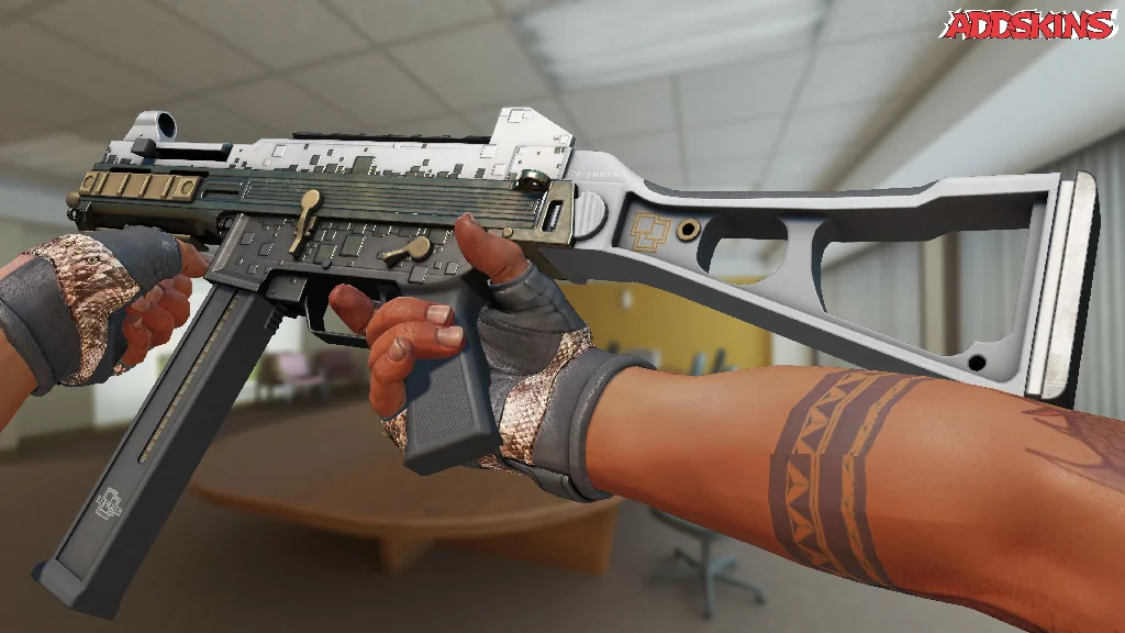 UMP-45 | Gold Bismuth inspecting