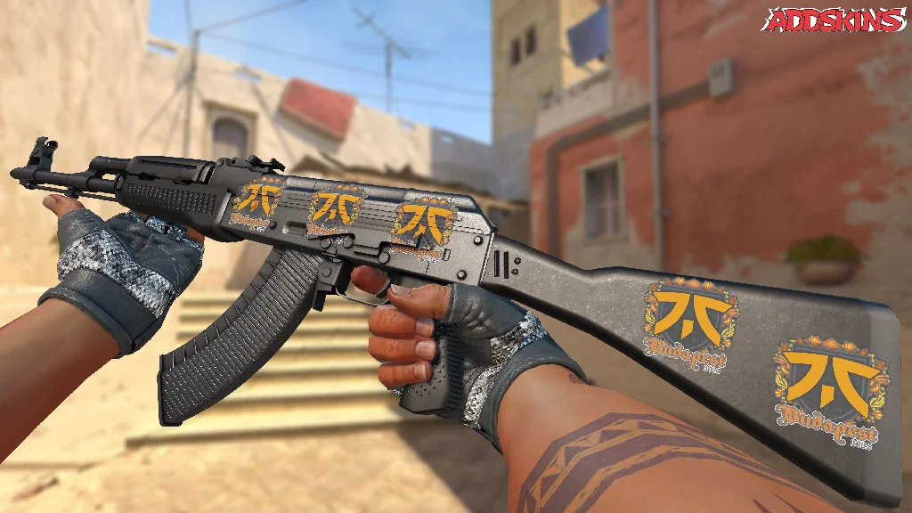 Sticker | fnatic | Budapest 2025 inspecting