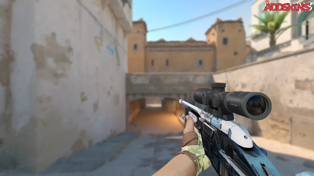SSG 08 | Ghost Crusader holding