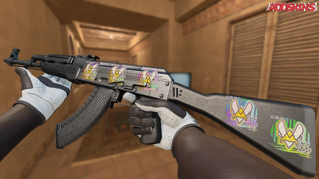 Sticker | Vitality (Holo) | 2020 RMR inspecting