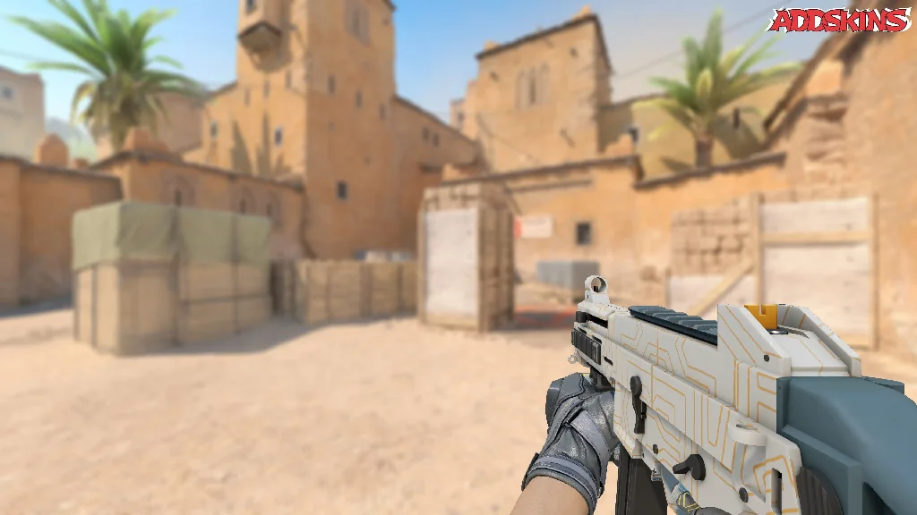 UMP-45 | Labyrinth holding
