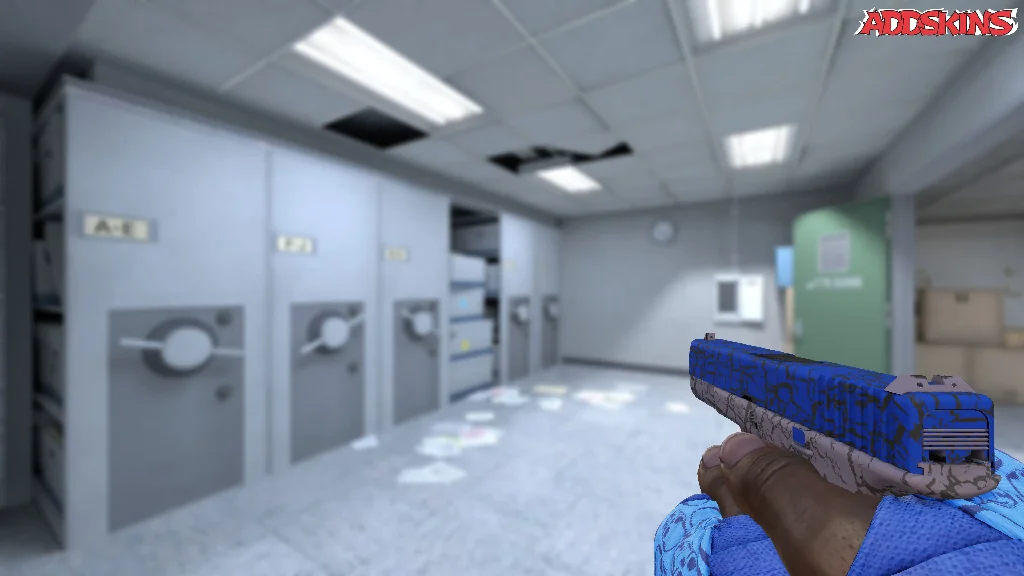 Glock-18 | Blue Fissure holding
