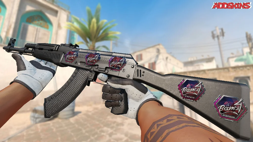 Sticker | Boombl4 (Foil) | London 2018 inspecting