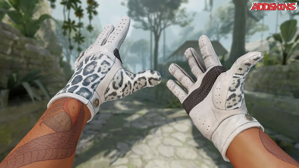 ★ Driver Gloves | Snow Leopard inspecting