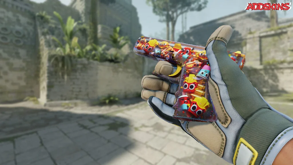 Glock-18 | Snack Attack inspecting