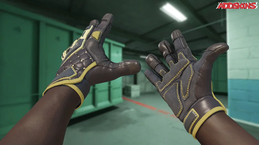 ★ Specialist Gloves | Chocolate Chesterfield inspecting