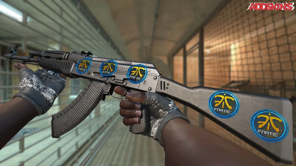 Sticker | Fnatic (Foil) | Cologne 2014 inspecting