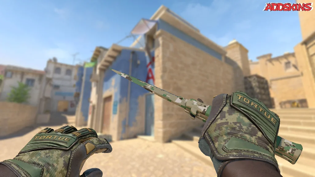 ★ Stiletto Knife | Forest DDPAT holding
