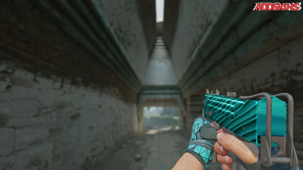 MAC-10 | Malachite holding