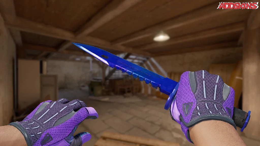 ★ M9 Bayonet | Doppler Sapphire holding