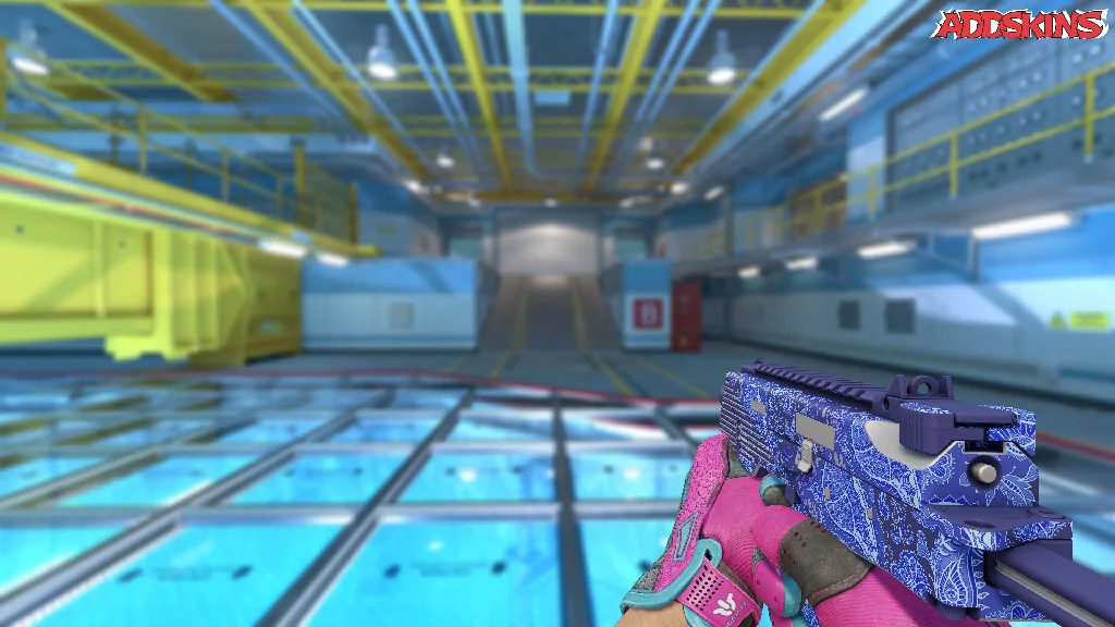 MP9 | Cobalt Paisley holding