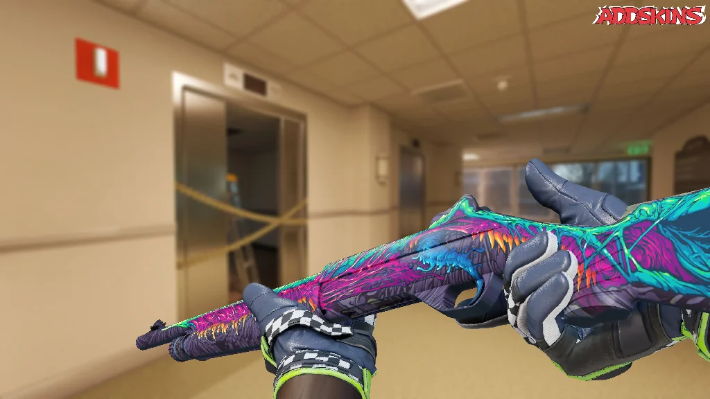 Nova | Hyper Beast inspecting